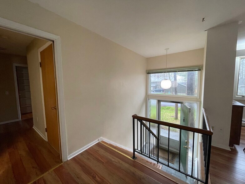 Building Photo - 139 Burleigh Dr