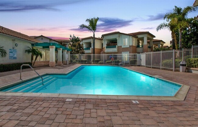 Building Photo - Beautiful Rancho San Diego Condo!