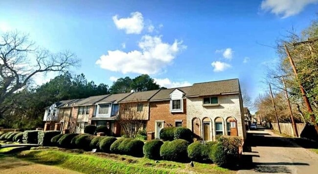 Primary Photo - 433 Sunset Dr
