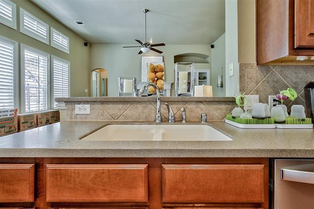 Building Photo - 2107 Crowbridge Dr
