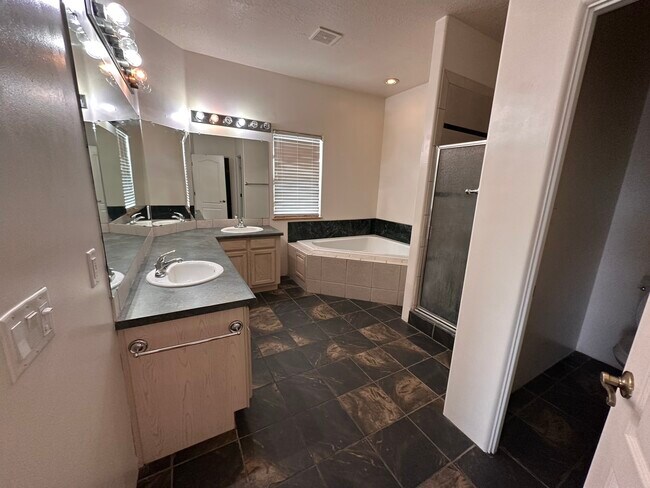 Building Photo - 6464 Valentine Way