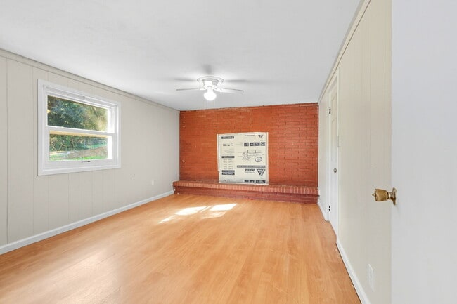Building Photo - Furnished Room Rental - Pfafftown