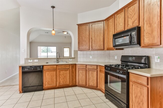 Building Photo - 14603 Whispering Cypress Dr
