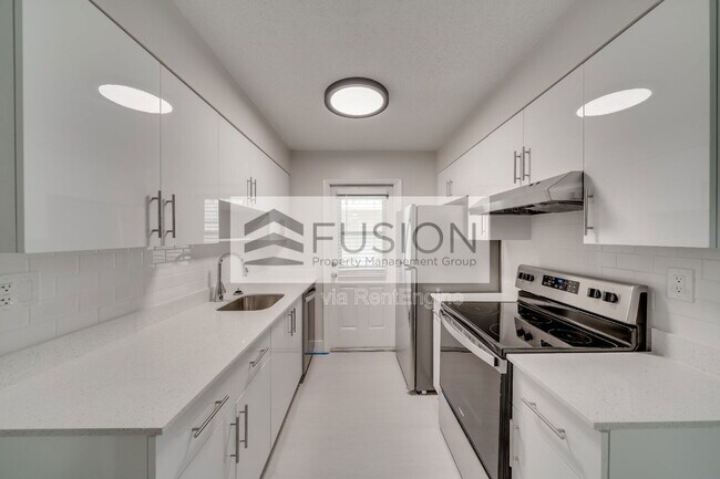 Building Photo - 921 SW 74th Terrace