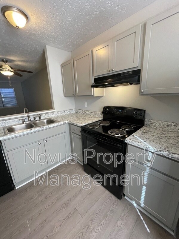 Building Photo - 763 South St