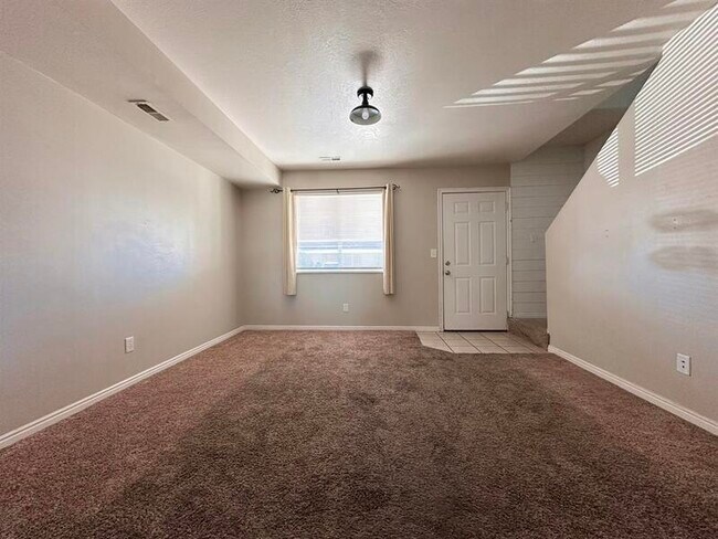 Building Photo - 505 W 350 N