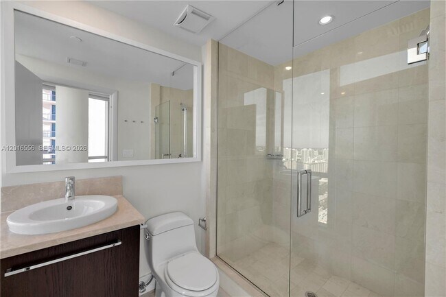 Building Photo - 17121 Collins Ave