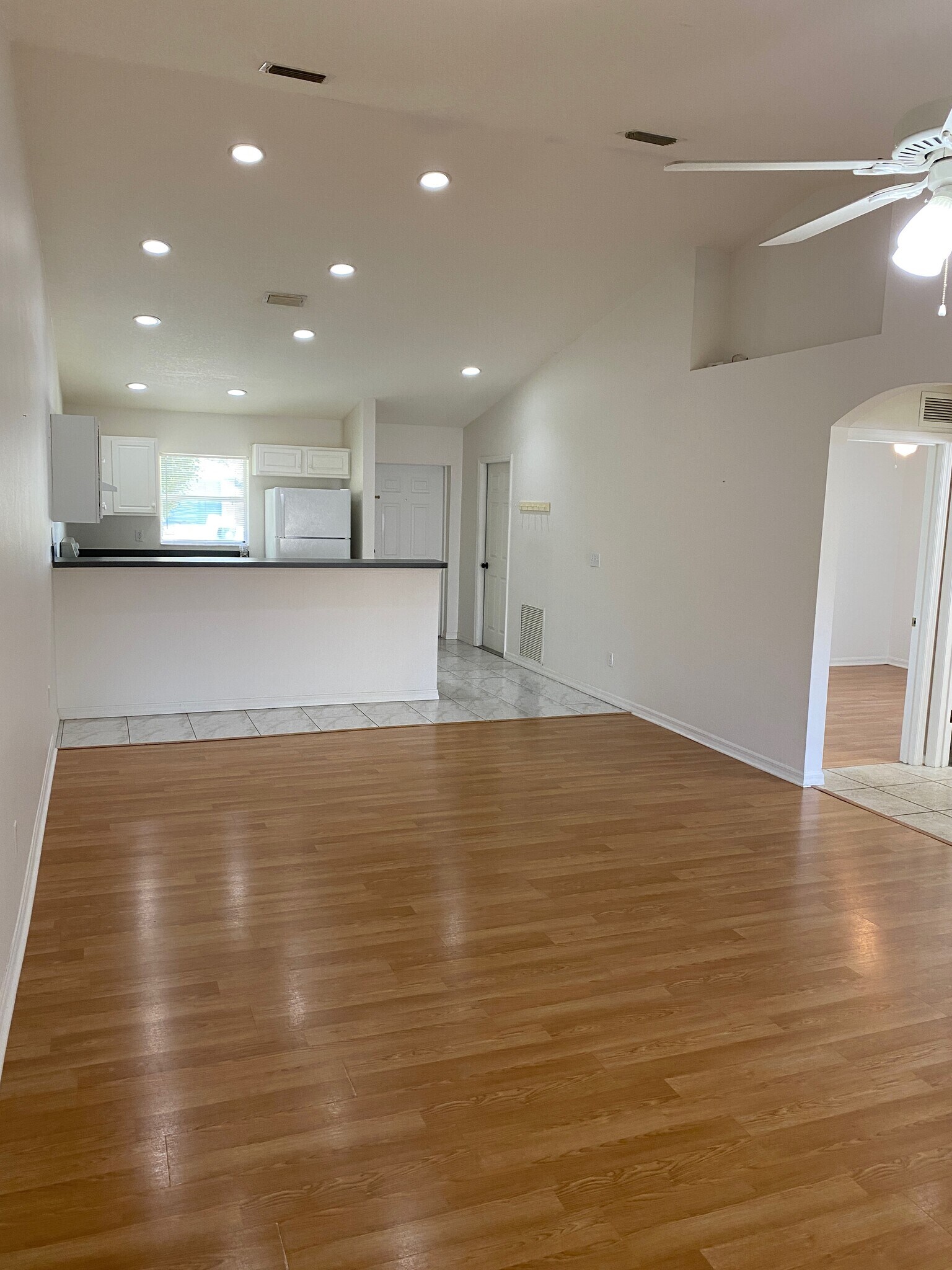 Building Photo - 3321 India Palm Dr