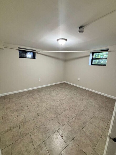 Building Photo - 175 Ellis Ave