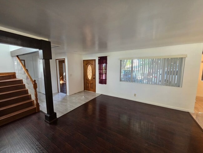 Building Photo - 3 Bedroom Home for Rent with RV Parking, Rock Views & Large Lot