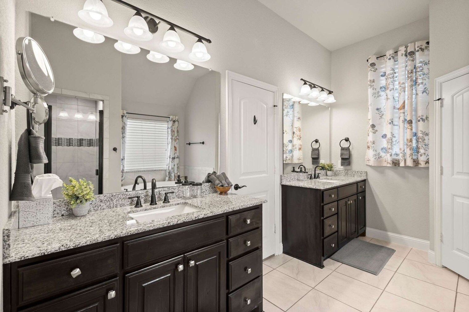 Building Photo - 206 S Meadow Dr