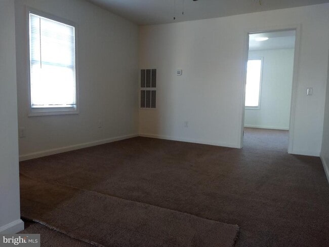 Building Photo - 215 Ulrich St