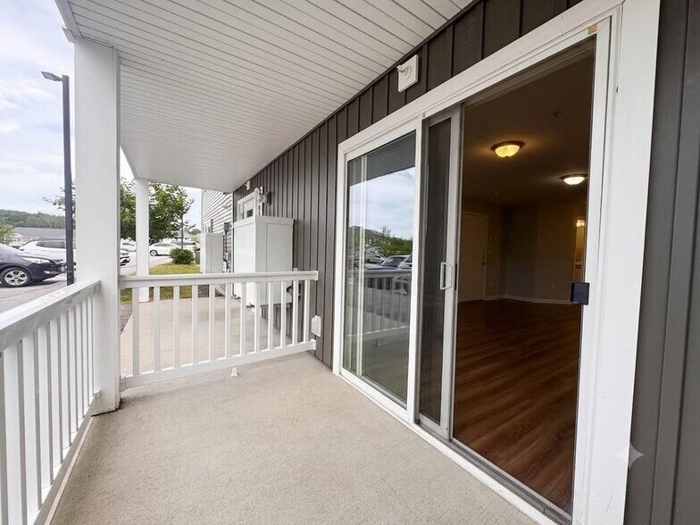 Building Photo - 26 Patriots Ln