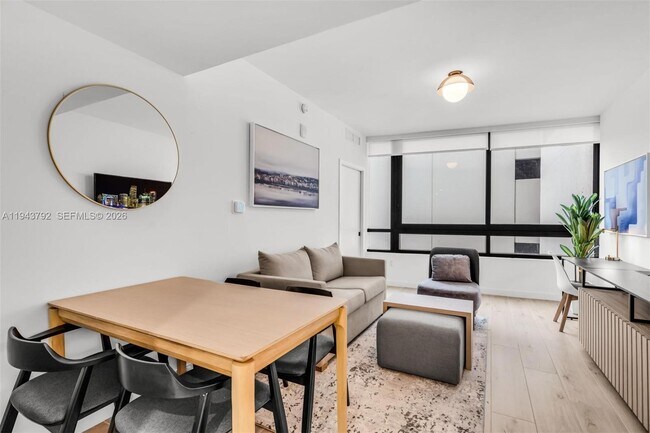 Building Photo - 225 N Miami Ave