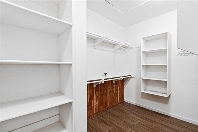 Building Photo - Single Level Rancho San Pasqual Home