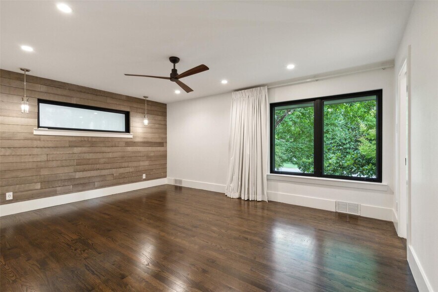 Building Photo - 6945 Tokalon Dr