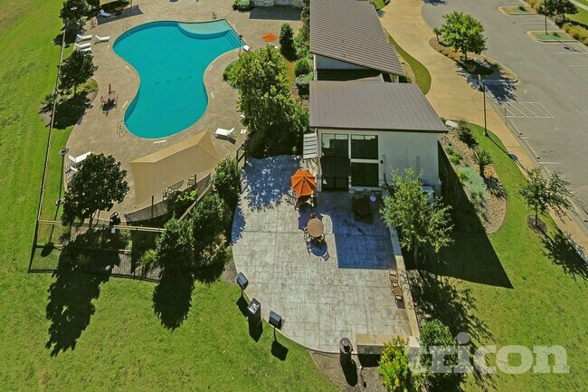 Building Photo - 5205 Sidesaddle Dr