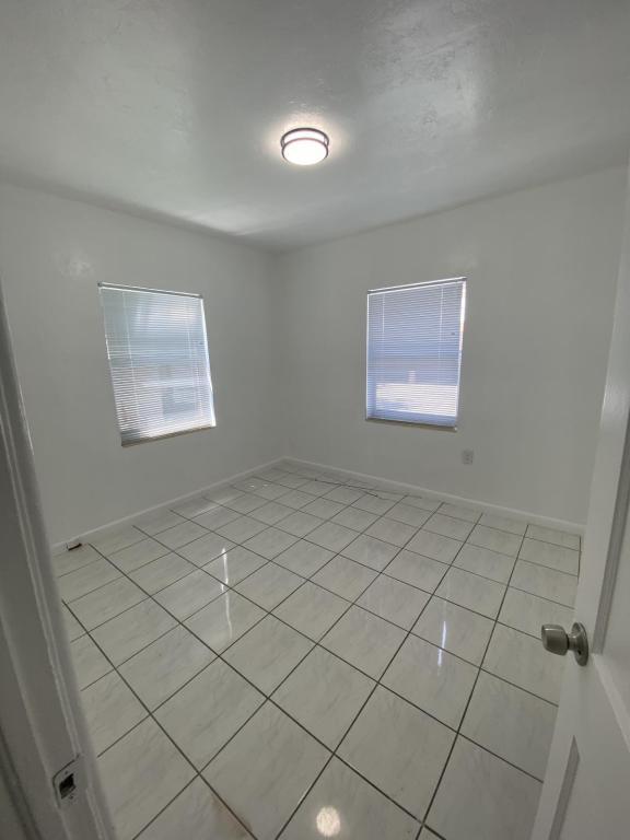 Building Photo - 28 Majorca Ave