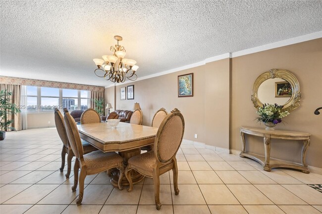 Building Photo - 3725 S Ocean Dr