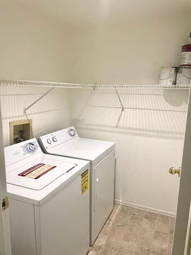 Building Photo - Location, Location, Location Prime Bellevue Condo with Private Balcony