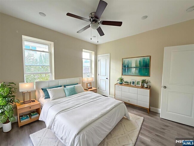 Building Photo - 242 Westminster Pl