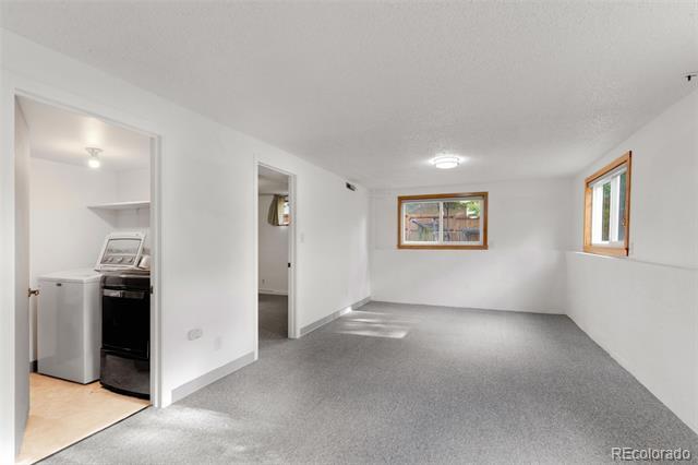Building Photo - 411 Redwood Dr