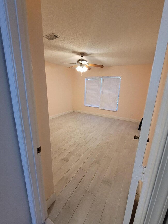 Building Photo - 7189 Catalina Way