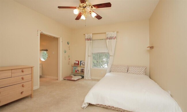 Building Photo - 12123 Mill Stream Way