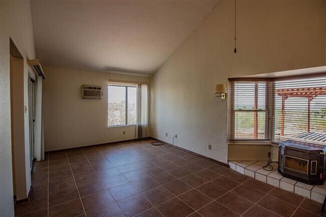 Building Photo - Home With All The Right Views!