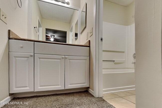 Building Photo - 11332 Island Shore Dr W