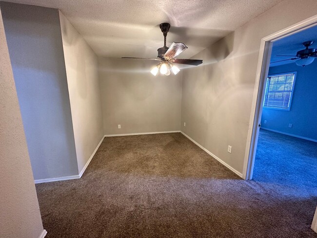 Building Photo - 1 Bed unit OKC