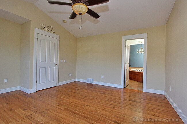 Building Photo - Beautiful House in Cape