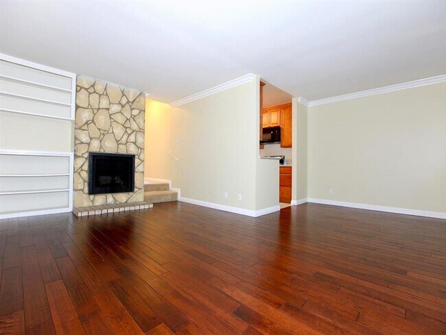 Building Photo - Chateau Parkside Apartments