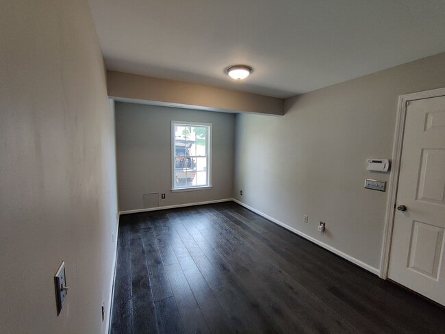 Building Photo - Lovely 4BD / 2 Bath High Ranch