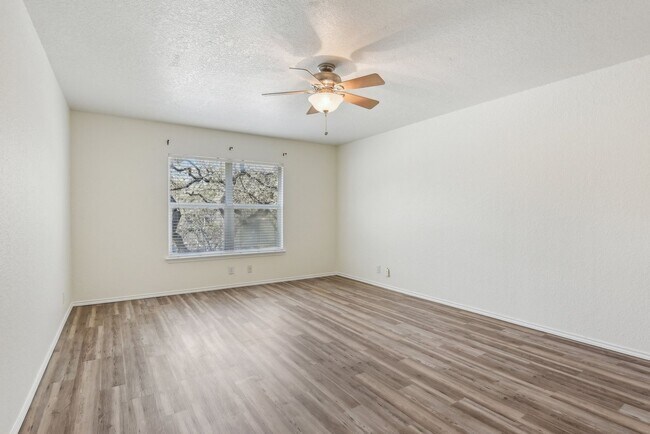 Building Photo - 16216 Ike Ln