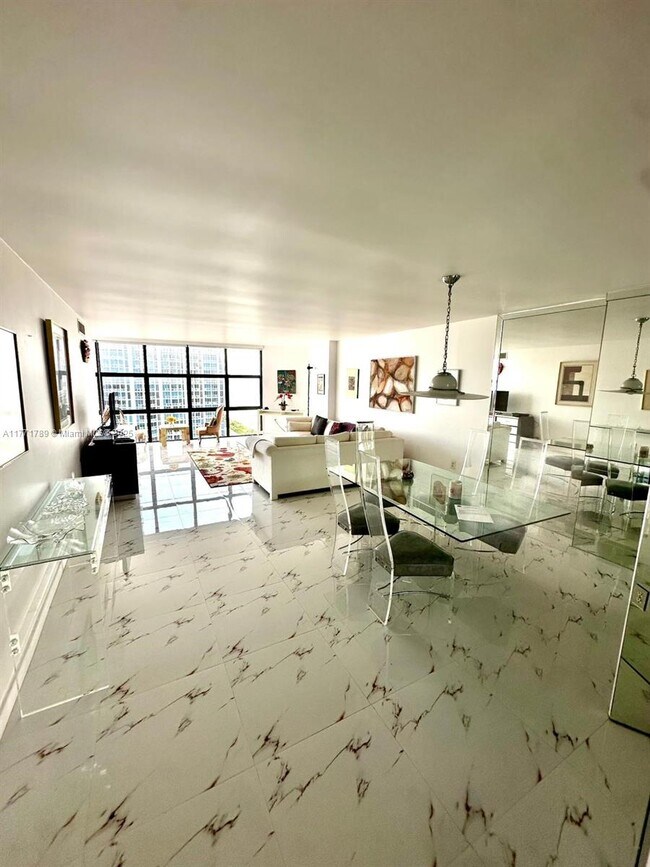 Building Photo - 6423 Collins Ave