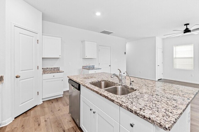 Building Photo - 224 Night Riders Wy