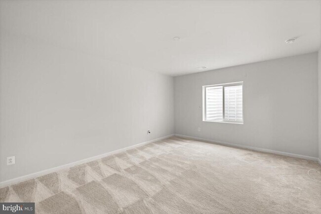 Building Photo - 106 Heyford Dr