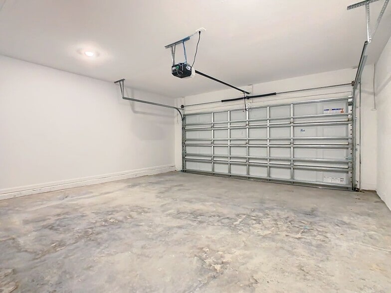 Building Photo - 1033 Holden Wy