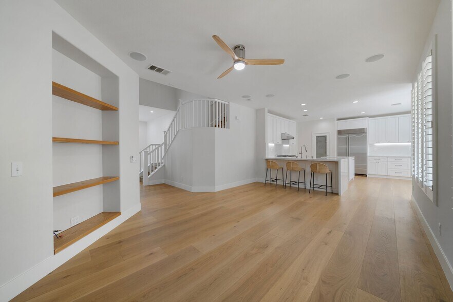 Building Photo - 25352 Avanti Ct