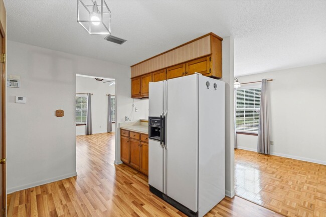 Building Photo - Charming Fairhope Home for Rent – Convenie...