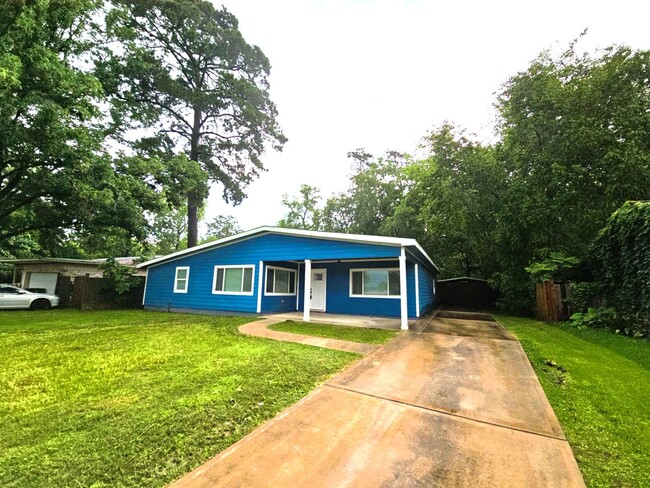 Building Photo - 24514 Sunny Glen Dr