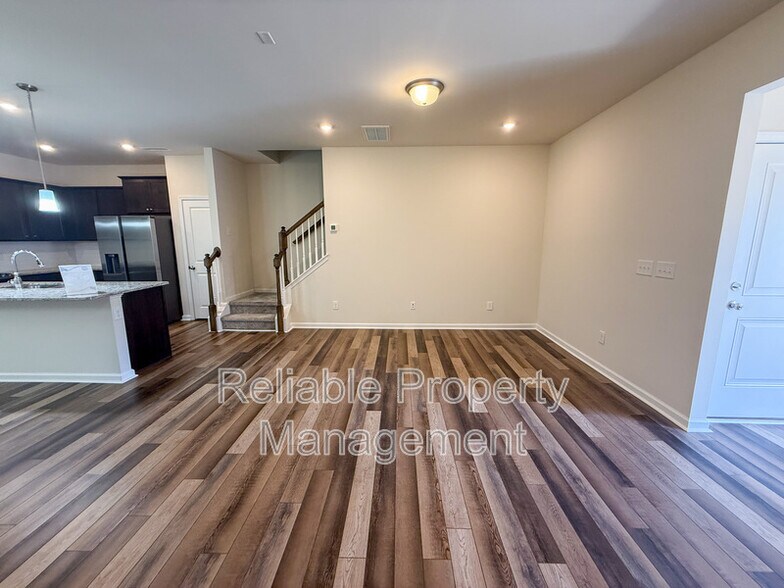 Building Photo - 261 White Oak Ridge Dr