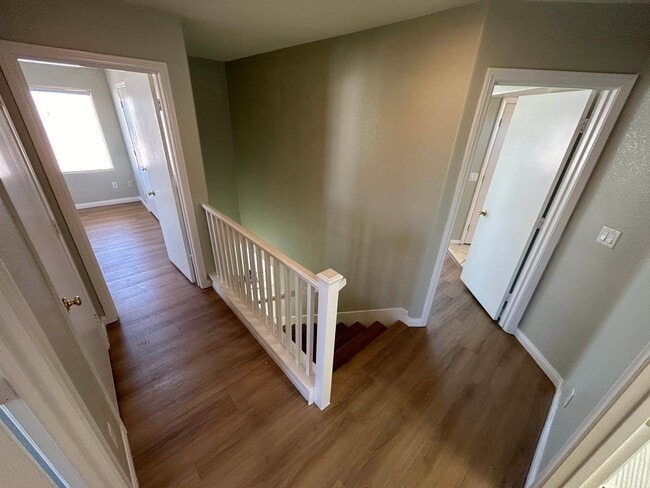 Building Photo - SW 2 story!