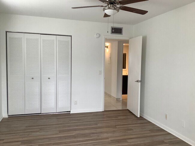 Building Photo - 794 Normandy Trail
