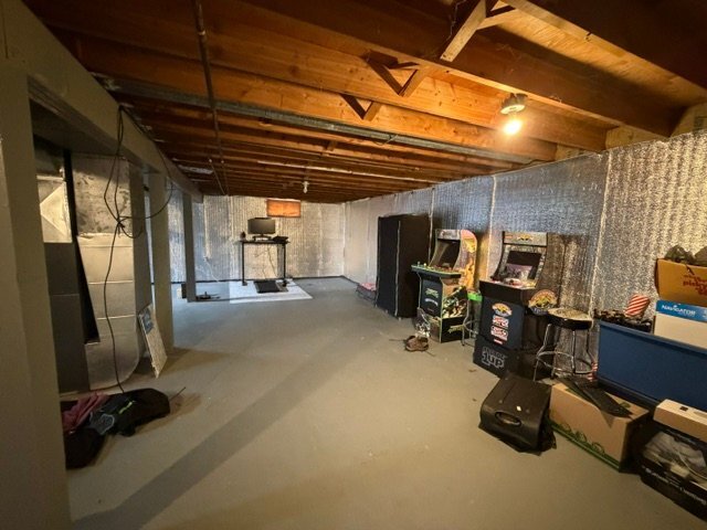 Building Photo - 214 NW Arlan Dr