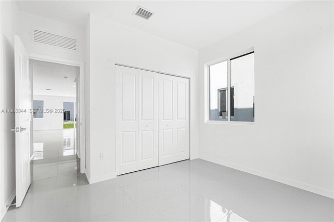 Building Photo - 22425 SW 125th Ave