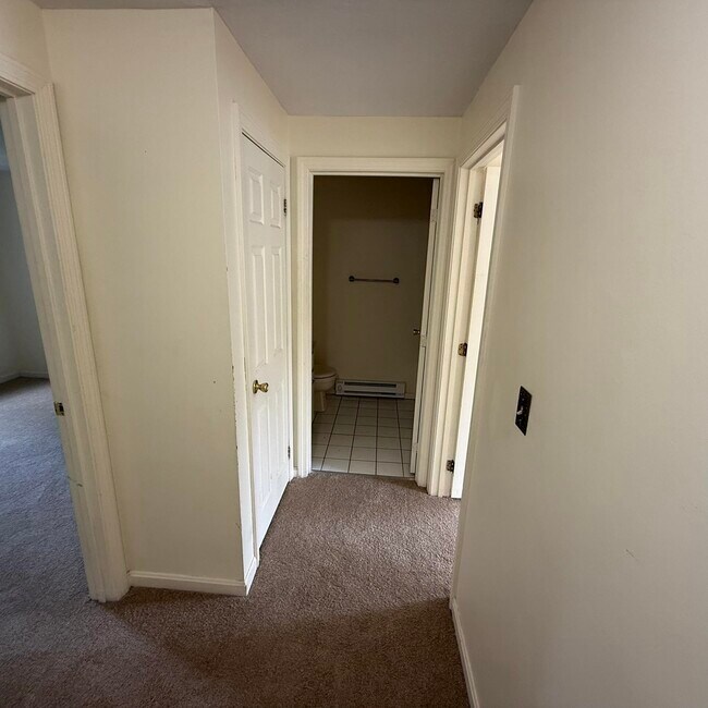 Building Photo - 59 Stonegate Ln