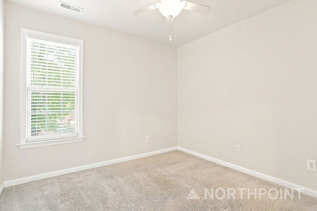 Building Photo - 4411 Log Cabin Dr