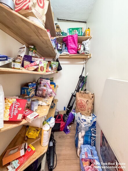 Building Photo - 12 Glenville Ave